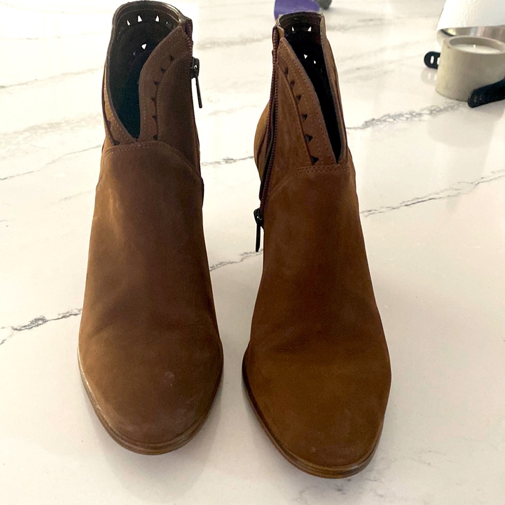 Vince Camuto Fritan Suede Boot - size 11